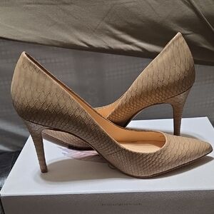Jessica Simpson Textured Beige Heels